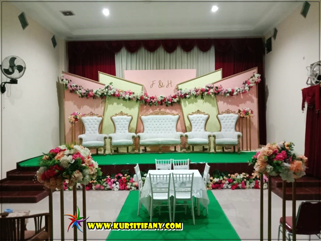Sewa Kursi Tiffany & Syahrini Event Wedding Bekasi-Cikarang