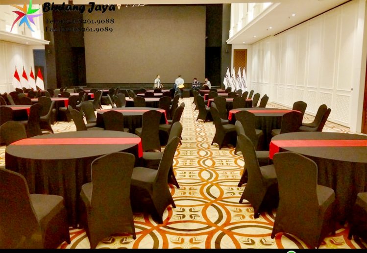 Rental Round Table Dan kursi Cover Hitam Runner Merah Jakarta