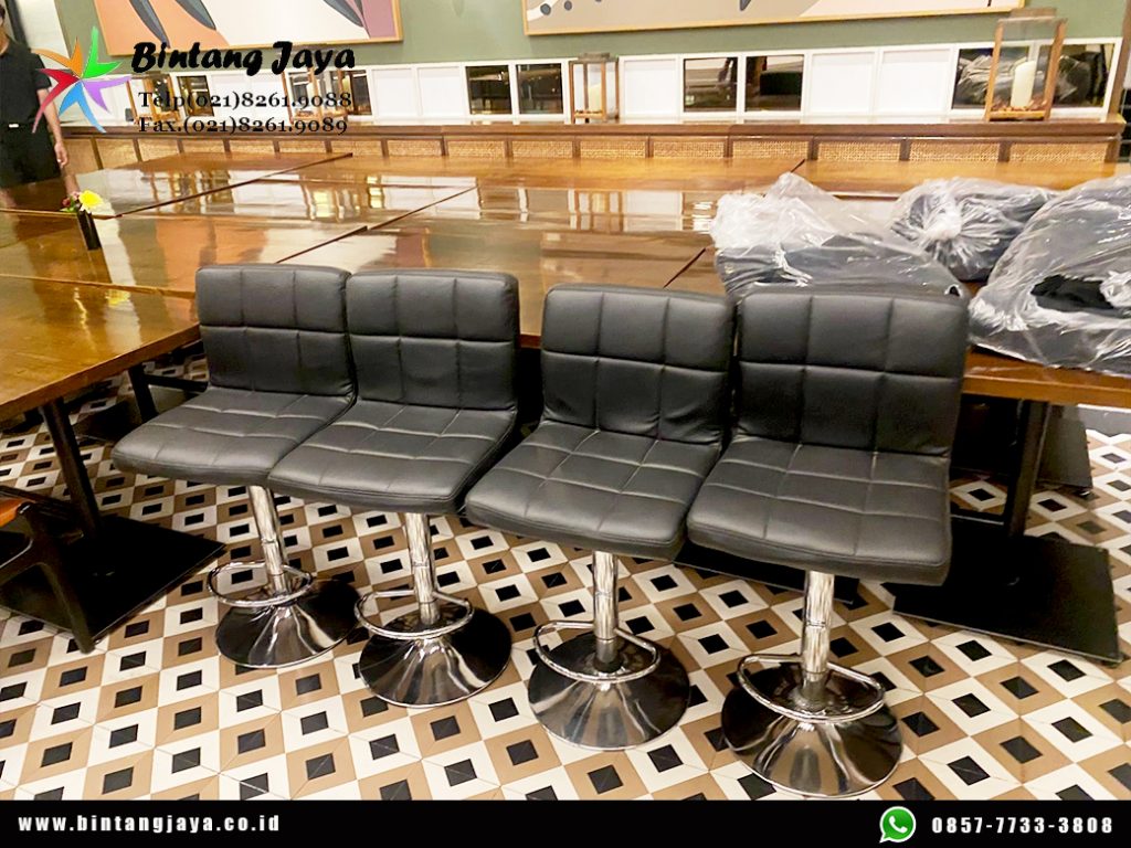 Sewa Barstool Kursi Senderan Putih Meja Vip Kayu Jakarta