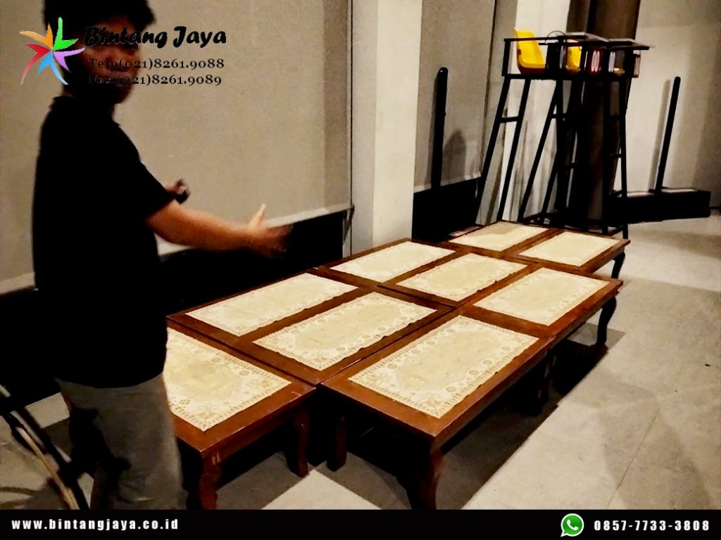 Sewa Barstool Kursi Senderan Putih Meja Vip Kayu Jakarta