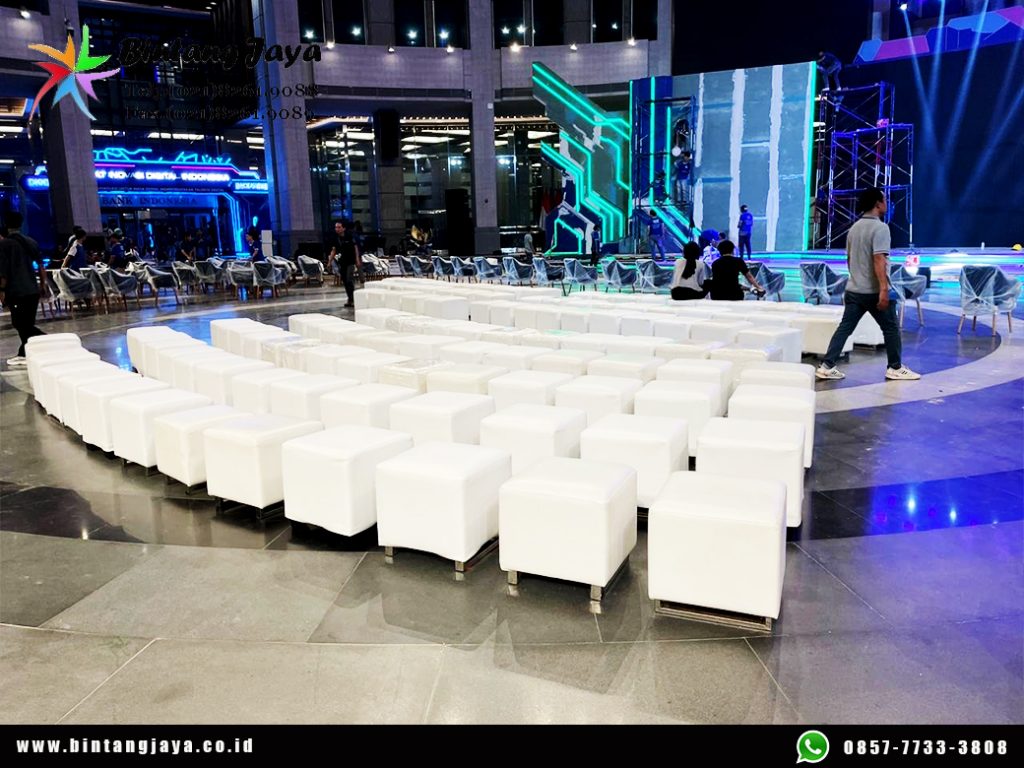 Sewa Kursi Puff Single Nyaman dan Stylish untuk Event Profesional