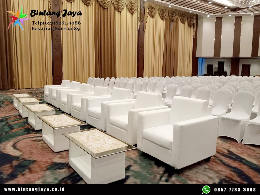 Rental Sofa Putih Kotak Minimalis Area Depok untuk Event Elegan dan Profesional