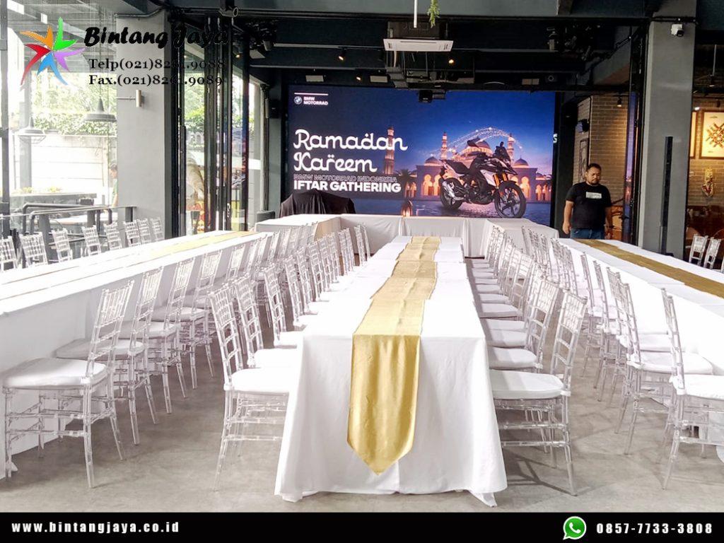 Sewa Kursi Tiffany Putih Pita Biru Jakarta