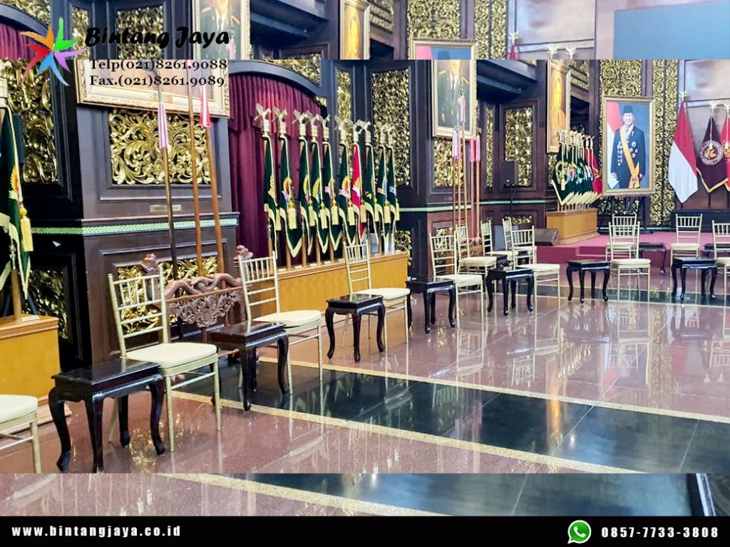 Sewa Kursi Tiffany VIP Gold Kayu Jati Bogor untuk Berbagai Acara