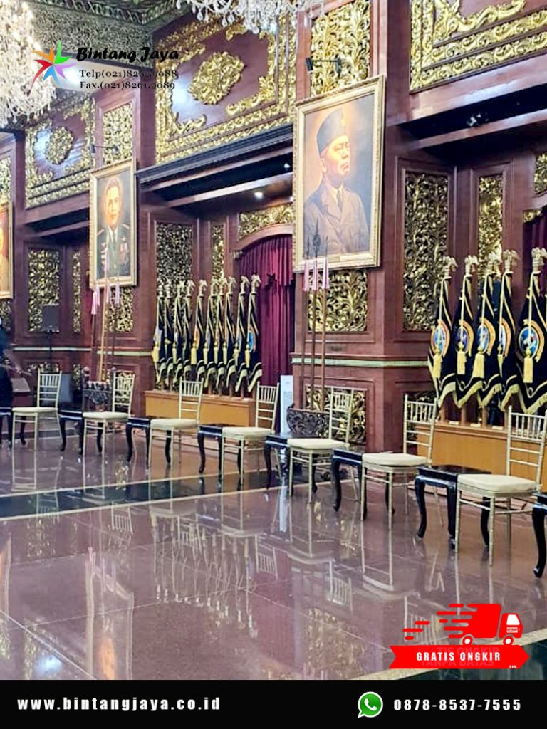 Sewa Kursi Tiffany VIP Gold Kayu Jati Bogor untuk Berbagai Acara