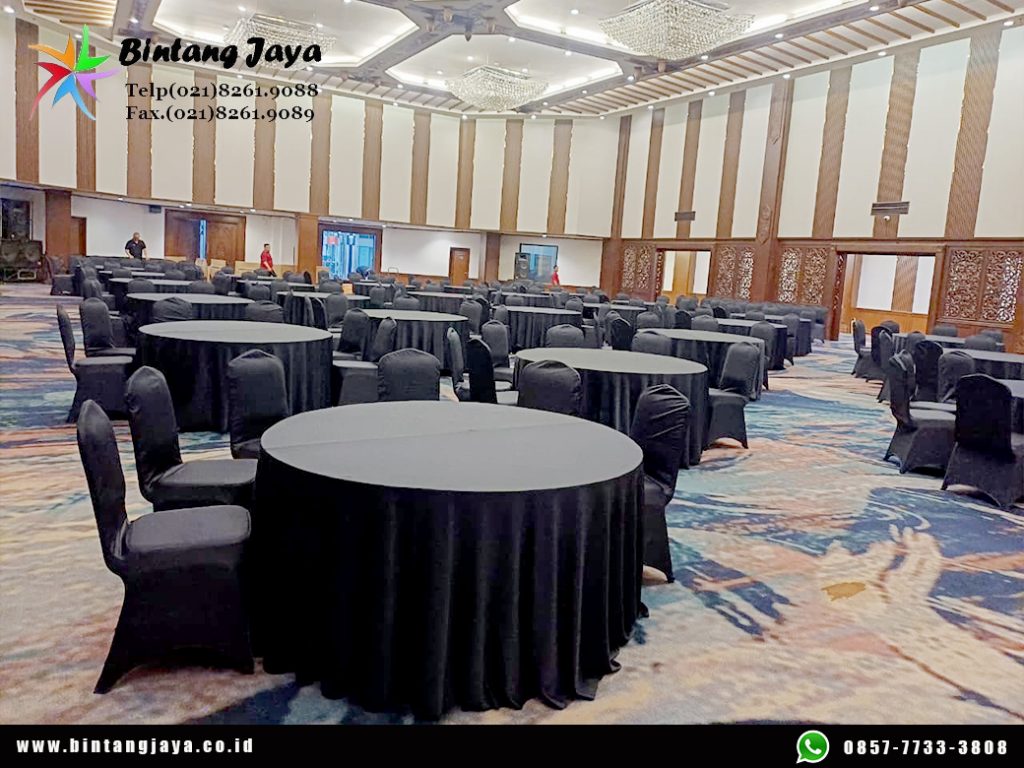 Sewa Meja Bulat Cover Hitam untuk Area Dining dan Lounge Event
