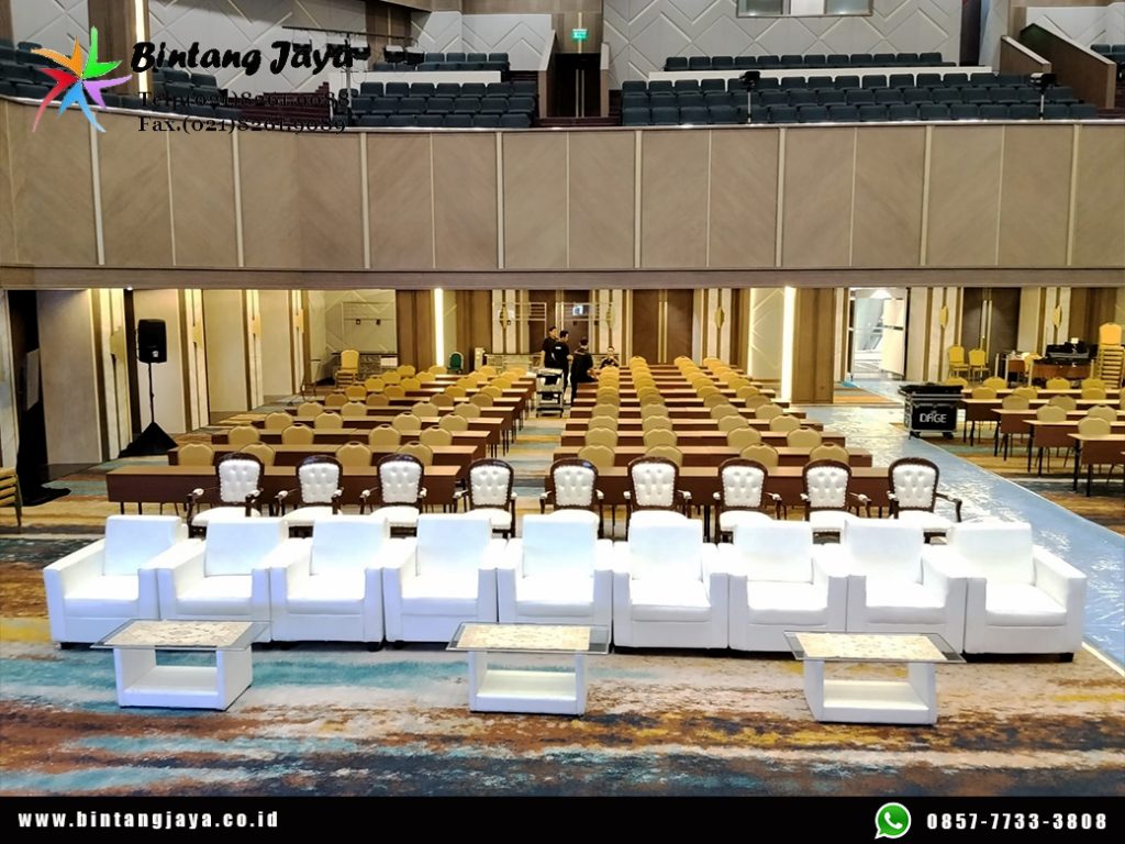 Sewa Sofa Putih dan Meja VIP Kaca Tangsel