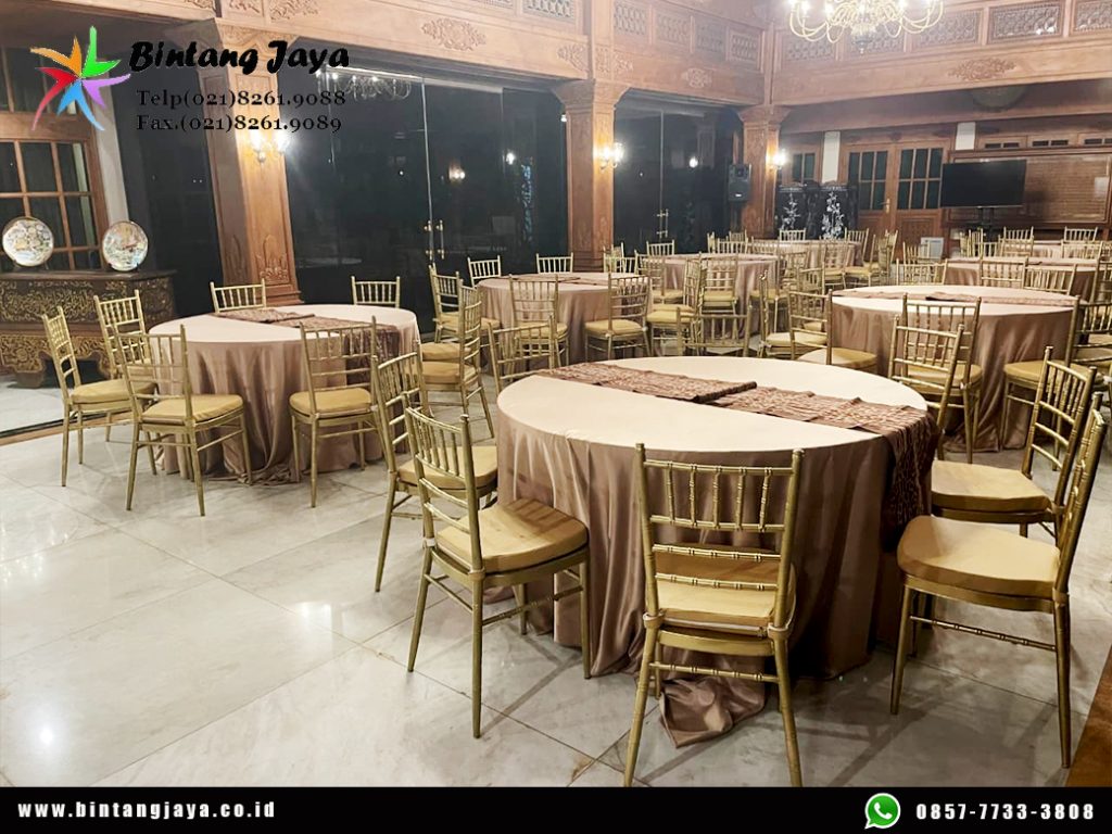 Rental Gold Tiffany Chairs dan Round Table Cover Gold Bogor untuk Event Mewah