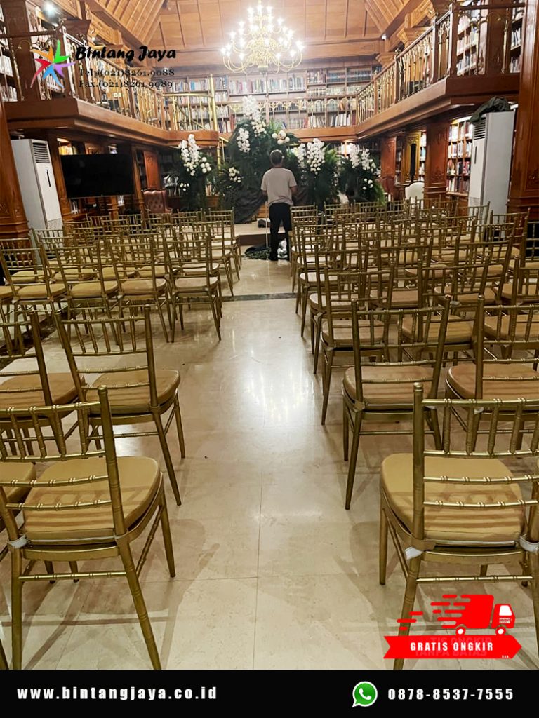 Rental Gold Tiffany Chairs dan Round Table Cover Gold Bogor untuk Event Mewah