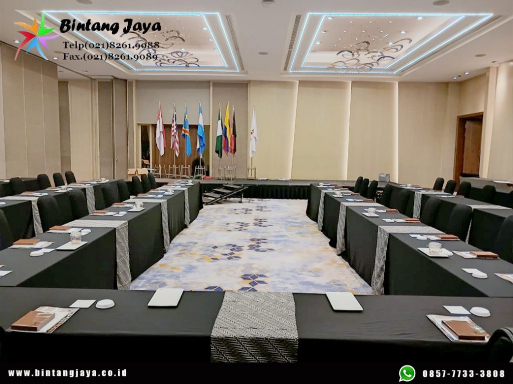 Rental Meja Kotak IBM Runner Cover Hitam Batik, Kursi Event Bogor untuk Acara yang Elegan dan Profesional