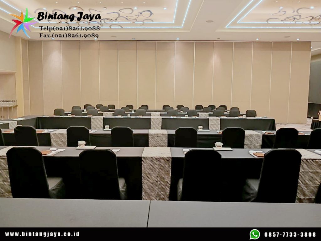 Rental Meja Kotak IBM Runner Cover Hitam Batik, Kursi Event Bogor untuk Acara yang Elegan dan Profesional