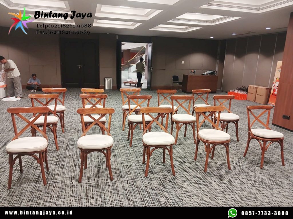 Sewa Kursi Crossback Jakarta Bikin Setup Event Lebih Estetik dan Eksklusif