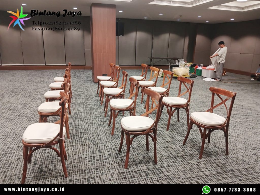 Sewa Kursi Crossback Jakarta Bikin Setup Event Lebih Estetik dan Eksklusif
