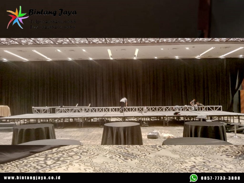 Sewa Kursi Barstool, Karpet, Black Curtain Jakarta untuk Event Modern dan Profesional