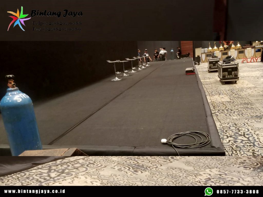 Sewa Kursi Barstool, Karpet, Black Curtain Jakarta untuk Event Modern dan Profesional