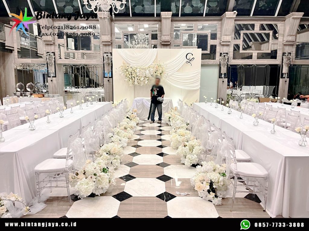 Sewa Kursi Tiffany Acrylic dan Meja Kotak Jakarta untuk Event Elegan dan Profesional