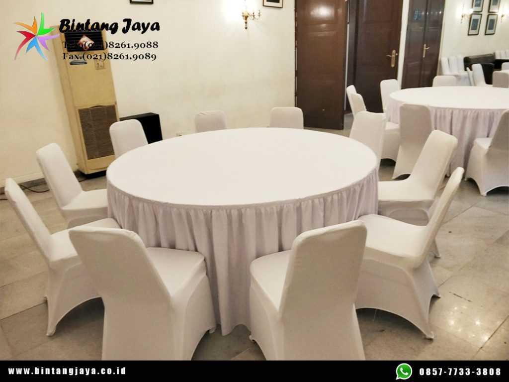 Sewa Meja Bulat Diameter 180 cm Skirting Putih untuk Jamuan dan Event Formal