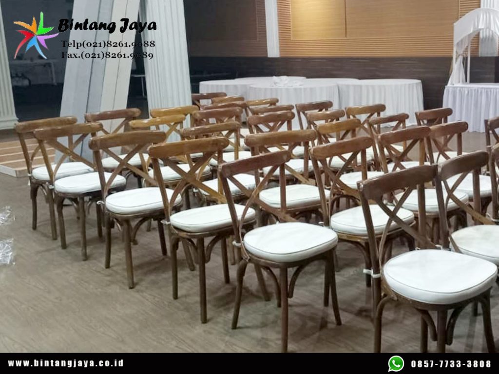 Sewa Kursi Crossback: Rahasia Area Dinner Outdoor yang Terlihat Elegan dan Berkelas