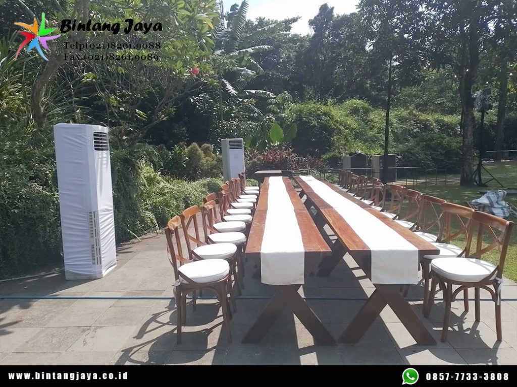 Sewa Kursi Crossback: Rahasia Area Dinner Outdoor yang Terlihat Elegan dan Berkelas