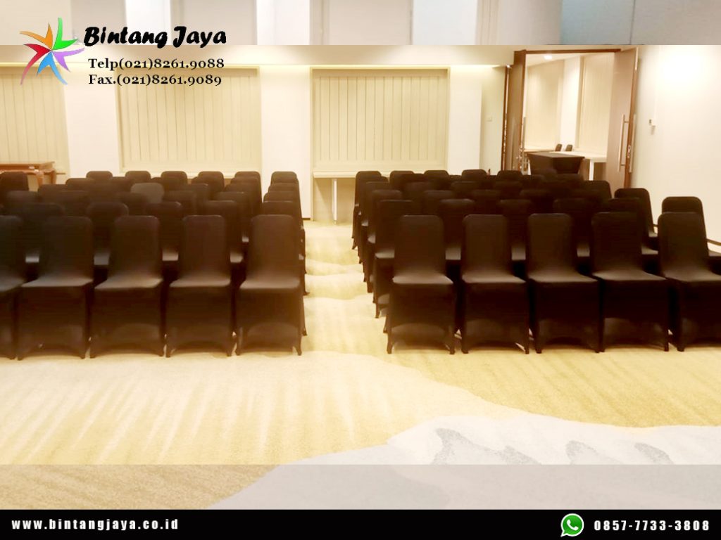 Rental Kursi Susun Stainless Sarung Kursi Hitam Jakarta untuk Acara Profesional