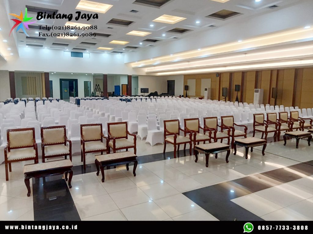 Sewa Kursi Arm Chairs atau Kursi VIP Kayu Jakarta untuk Lounge dan Corporate Event Premium