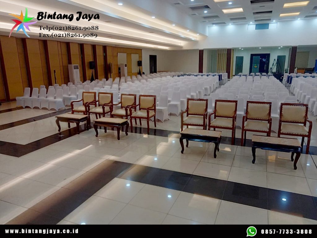 Sewa Kursi Arm Chairs atau Kursi VIP Kayu Jakarta untuk Lounge dan Corporate Event Premium