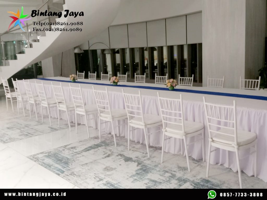 Sewa Meja Kotak, Kursi Tiffany Putih Event Plaza Jamsostek Jaksel