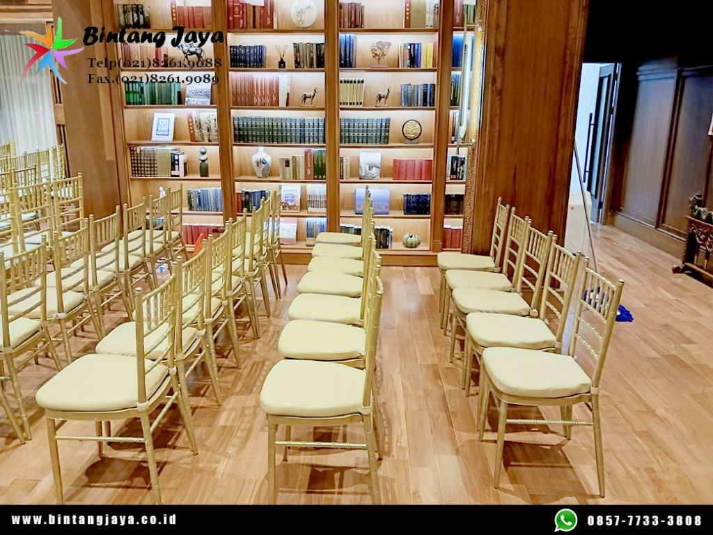 Rental Kursi Tiffany Gold dan Bantal Duduk Jakarta untuk Acara Mewah dan Berkelas