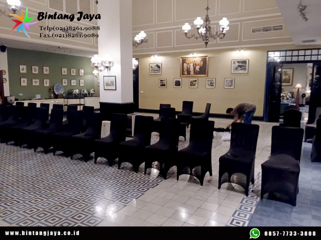 Rental Kursi Futura Sarung Hitam Jakarta untuk Event yang Elegan dan Profesional