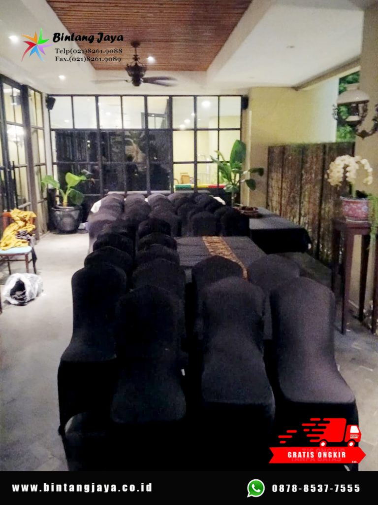 Rental Kursi Futura Sarung Hitam Jakarta untuk Event yang Elegan dan Profesional