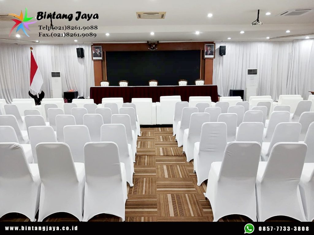 Sewa Sofa Putih, Kursi Futura Cover Putih Ketat Depok untuk Event Elegan dan Profesional