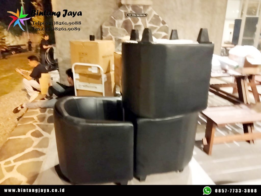 Sewa Sofa Hitam Type Oval Single Jakarta untuk Area VIP yang Elegan dan Nyaman