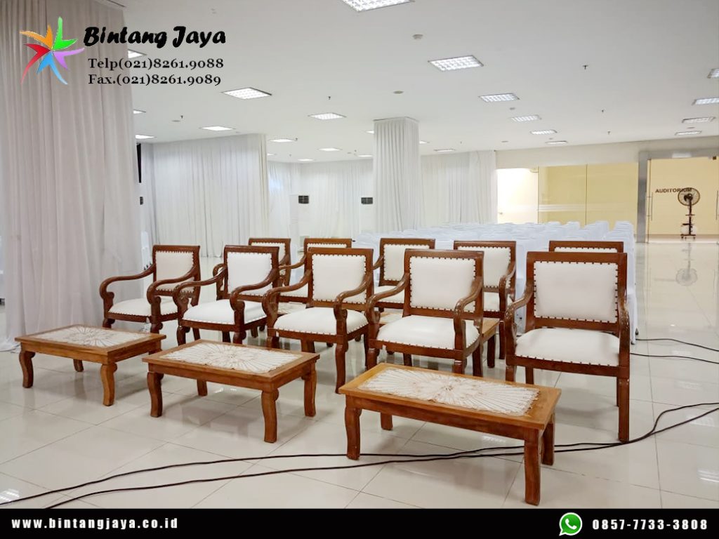 Sewa Kursi Kayu VIP Jakarta Membuat Area Event Terlihat Lebih Berkelas