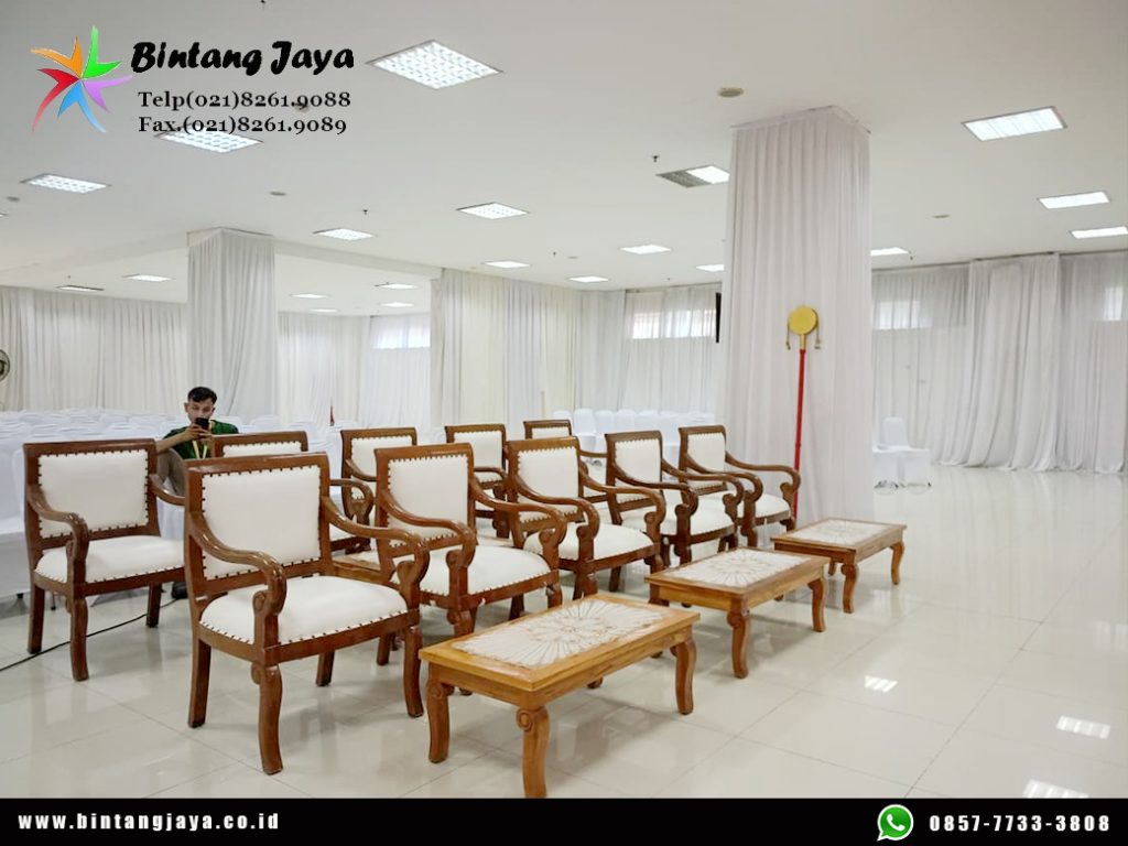 Sewa Kursi Kayu VIP Jakarta Membuat Area Event Terlihat Lebih Berkelas