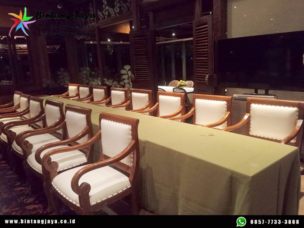 Sewa Kursi Kayu VIP Jakarta Membuat Area Event Terlihat Lebih Berkelas