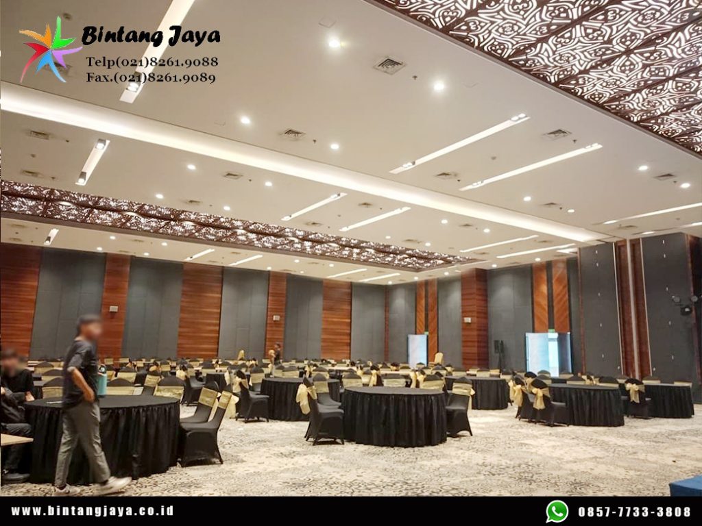 Rental Round Table, Cover Kursi Hitam Ketat Jakarta untuk Event Elegan