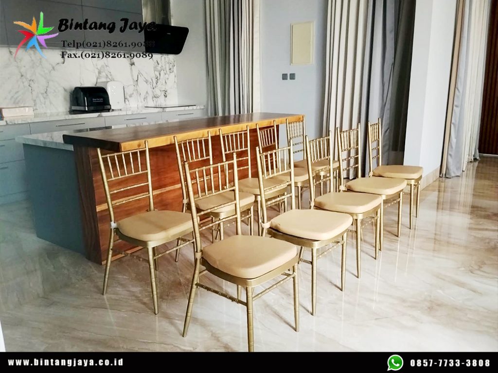 Sewa Kursi Tiffany Besi Putih dan Gold Jakarta 085777333808