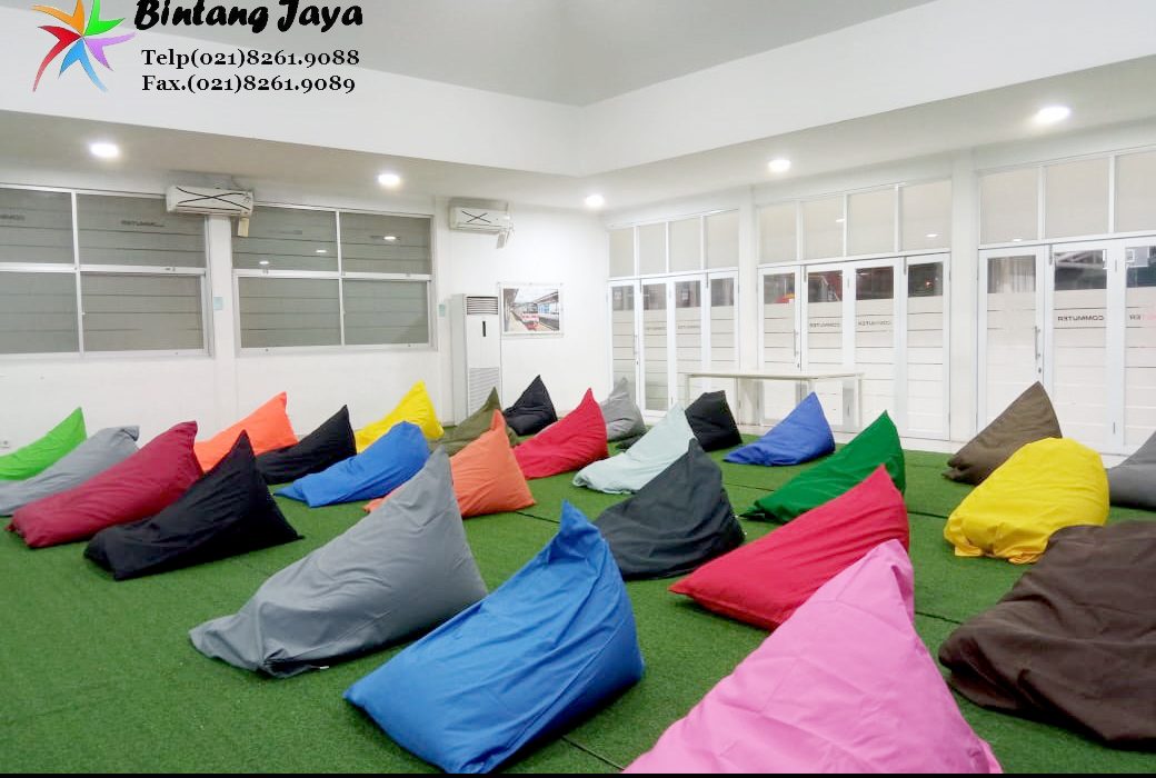 Sewa Kursi Beanbag Tipe Triangle varian warna benda Tangerang