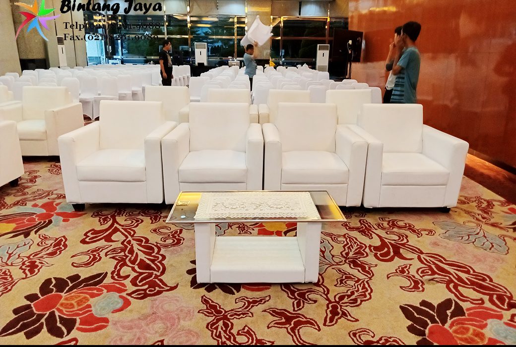 Pusat Layanan Sewa Sofa VIP Single Putih Area Kalideres Jakarta Barat