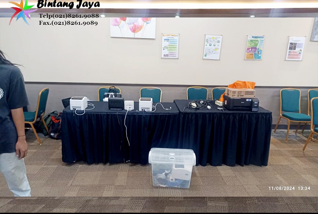 Sewa Meja Type Kotak Ukuran 60x120cm Cover hitam jakarta