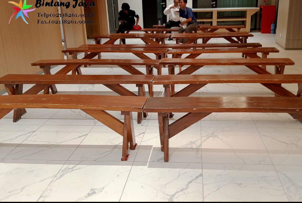 Solusi Sewa Bangku Taman Kayu Outdoor Area Jakarta