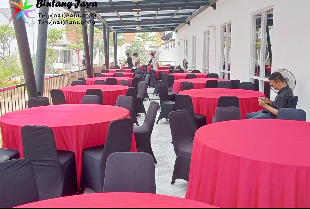 Sewa Round Table Cover Tebar Merah Dan Kursi Cover Hitam KetaT Jakarta