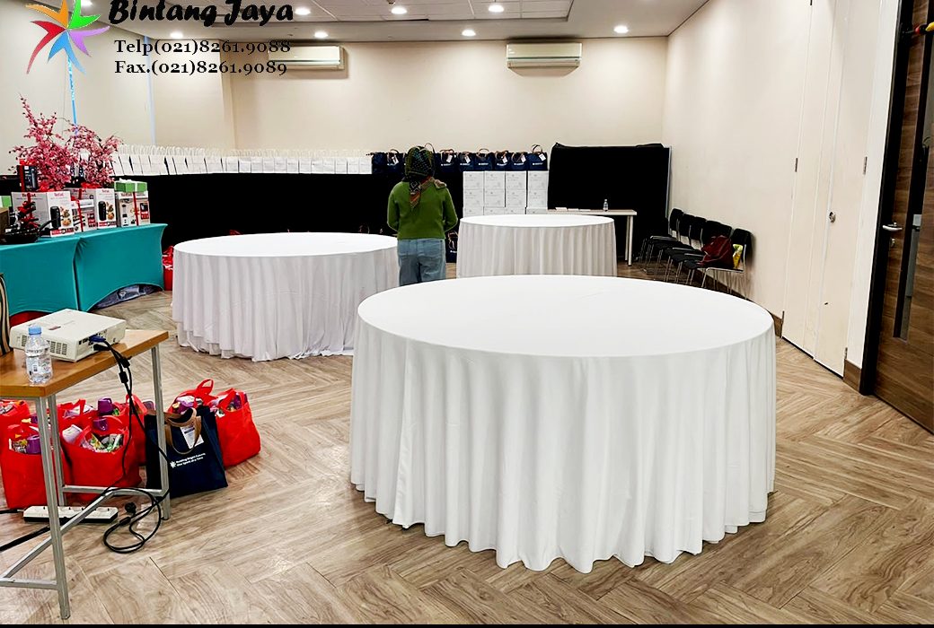 Sewa Meja Bulat D120cm Cover Tebar Putih Event Sampoerna Academy Laveneu
