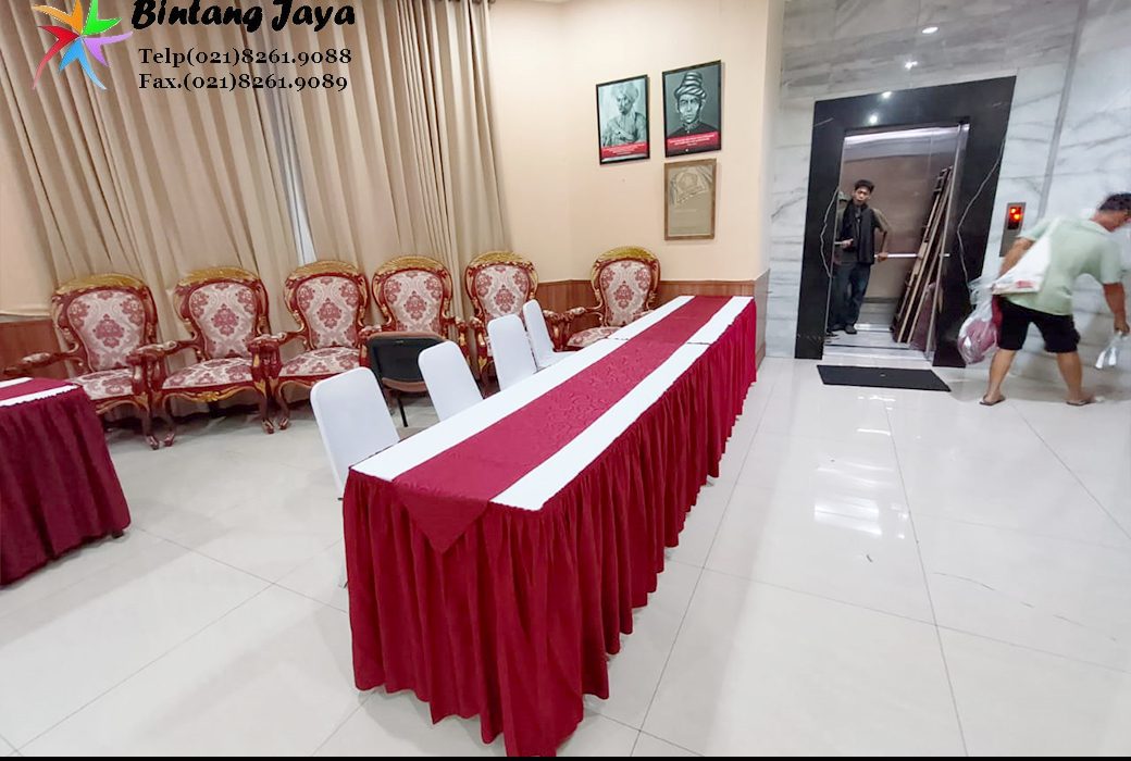 Sewa Meja Kotak & Kursi Futura Area Jakarta – Murah, Nyaman & Siap Pakai!