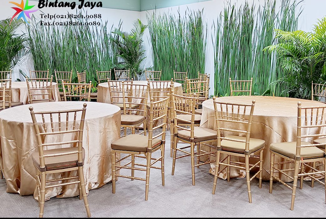 Rental Kursi Kayu Vip Tiffany Gold dan Round Table Jakarta