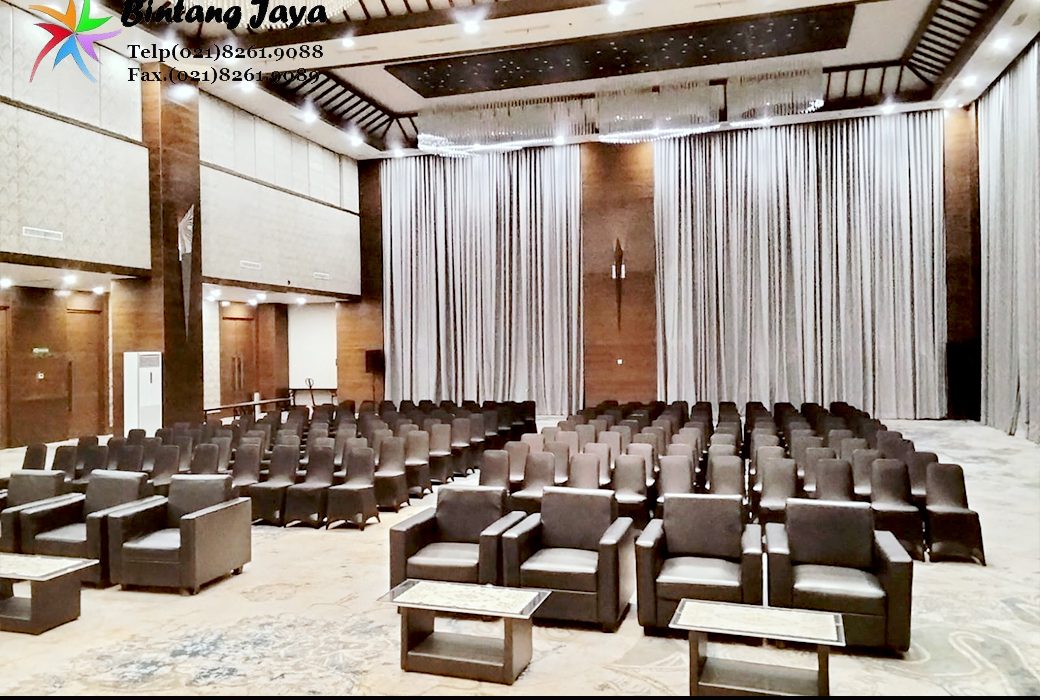 Sewa Sofa VIP Hitam Elegant Event Area Jakarta