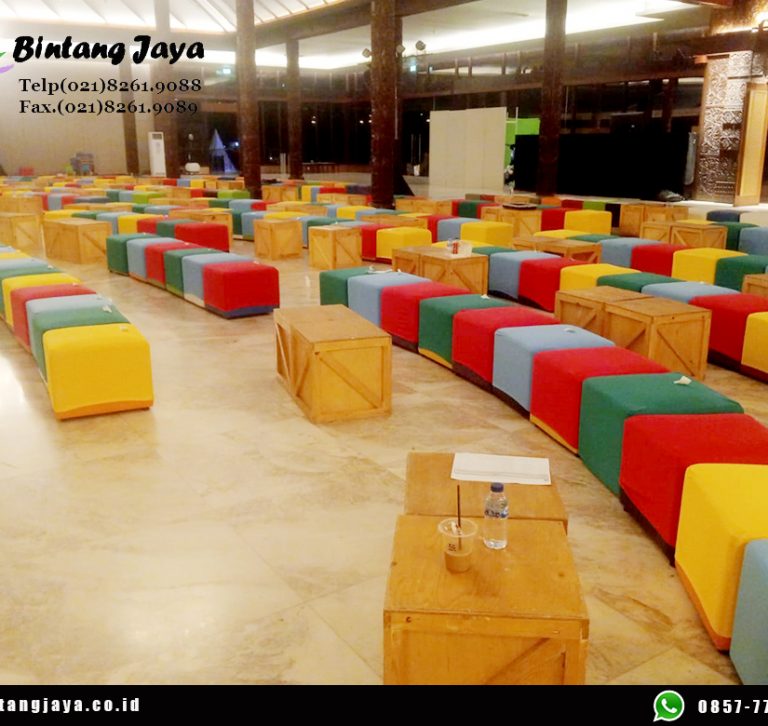 Rental Puff Kotak Cover Warna-warni Event TMII Jaktim