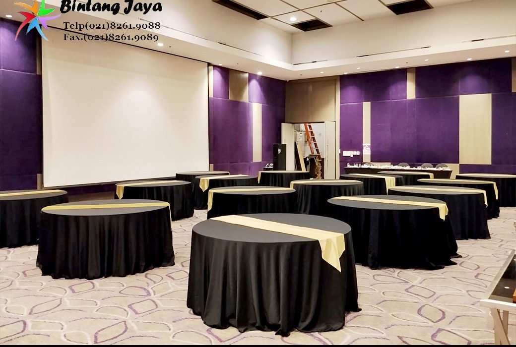 Sewa Meja Bulat Taplak Hitam Runner Gold Bogor