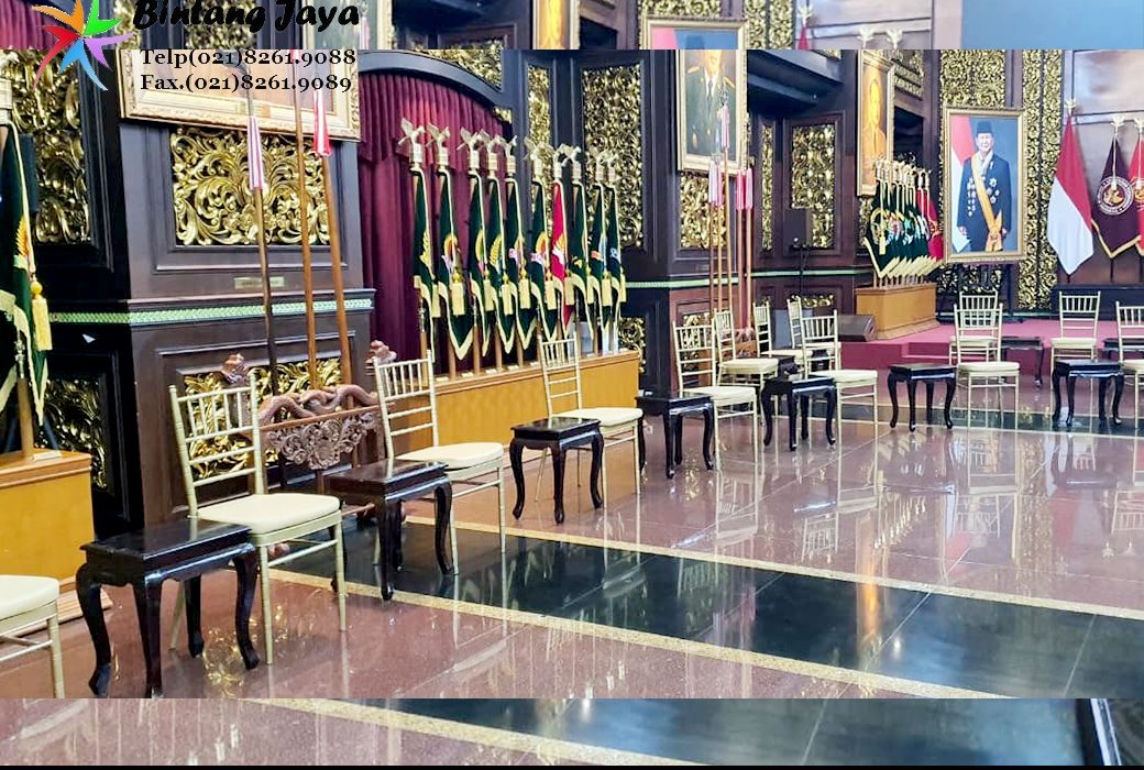 Sewa Kursi Tiffany VIP Gold Kayu Jati Bogor untuk Berbagai Acara