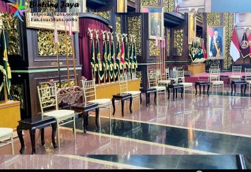 Sewa Kursi Tiffany VIP Gold Kayu Jati Bogor untuk Berbagai Acara